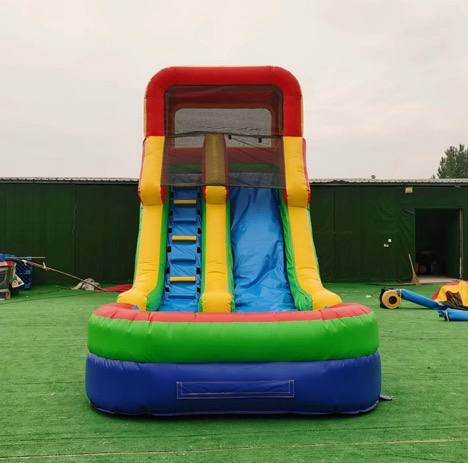 Area piscina del gonfiabile